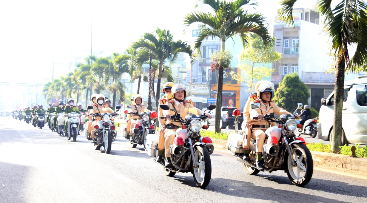 Gia Lai: Ra quân tấn công, trấn áp tội phạm, đảm bảo an ninh trật tự Tết Nguyên đán Giáp Thìn 2024 (15/12/2023)
